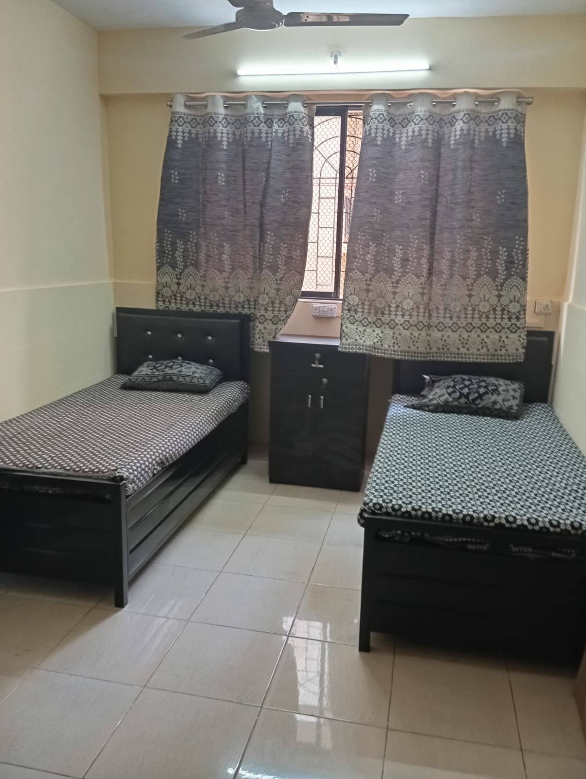 Shared PG Room in Powai Excellent for Students
